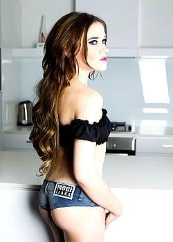 Lucie Bee