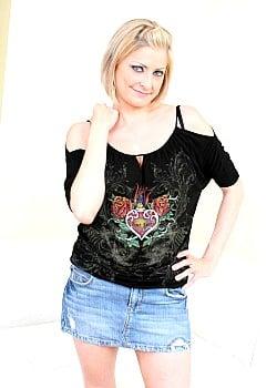Lya Pink